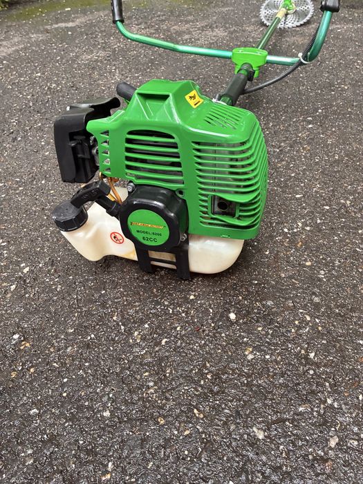 Motocoasă pe benzină , nu Husqvarna, nu Stihl , cu garanție   62 cc - 7 cp