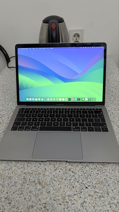 Macbook air 13 8/128gb