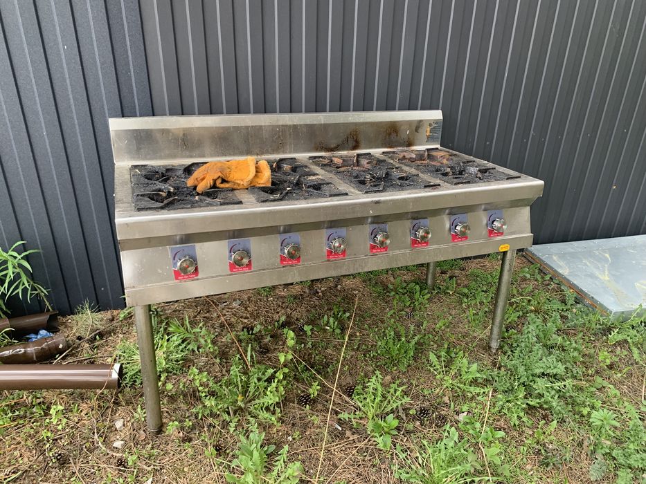 Продам газовую плиту