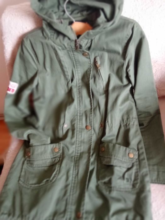 Яке есенно -пролетно.Женско.