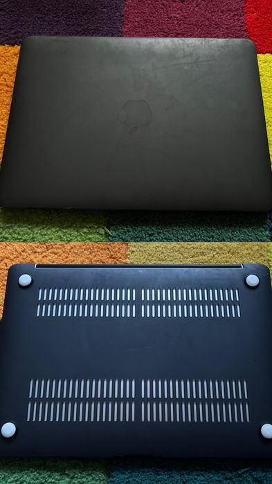 Laptop Apple Macbook Air 2017 impecabil, husa CADOU