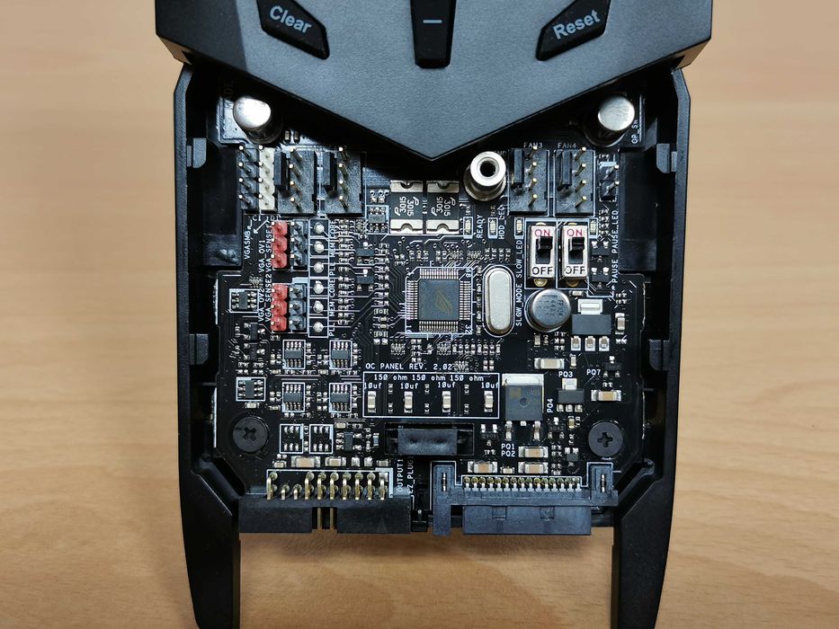 Asus OC Panel и стойка за монтаж