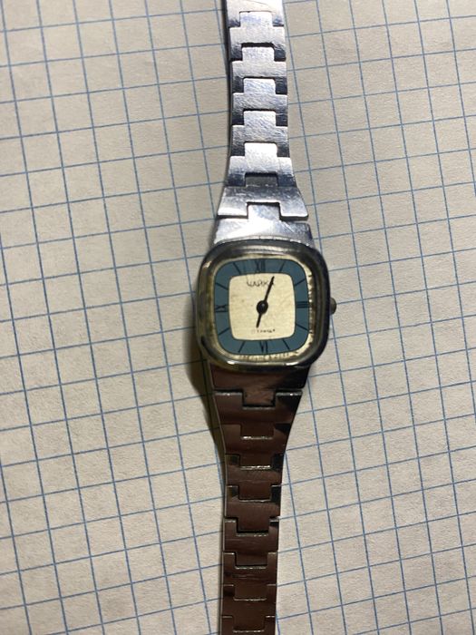 Продам часы Чайка 17 камней на запчасти