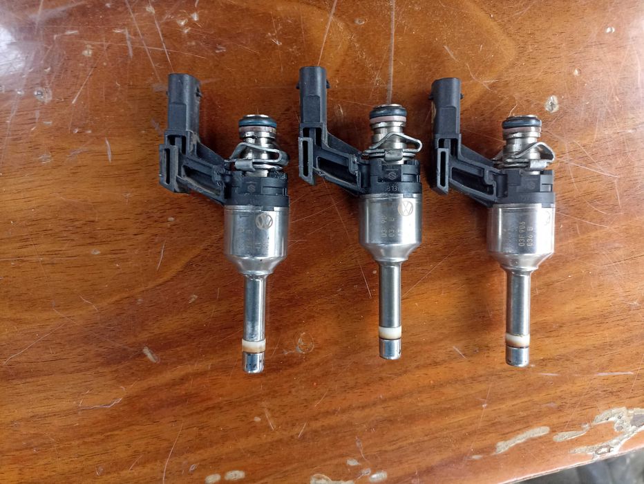 Бензинова дюза инжектор за 1,4TSI 160к.с.  - 03C906036F