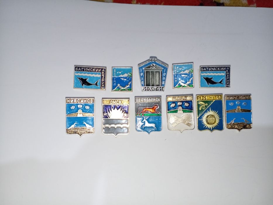 Продаётся значки