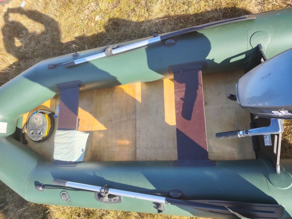 Продам лодку с мотором