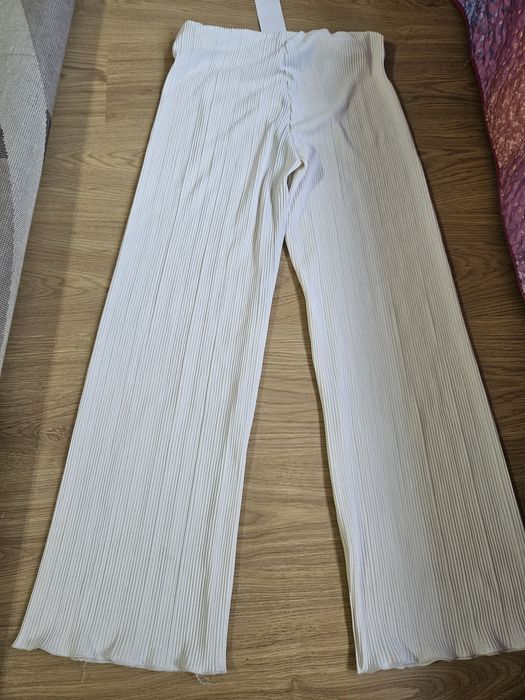 Широк Бежов панталон