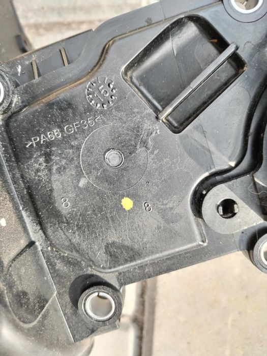 Vând capac culbutori Peugeot 308 SW II 2015  1,6 HDI