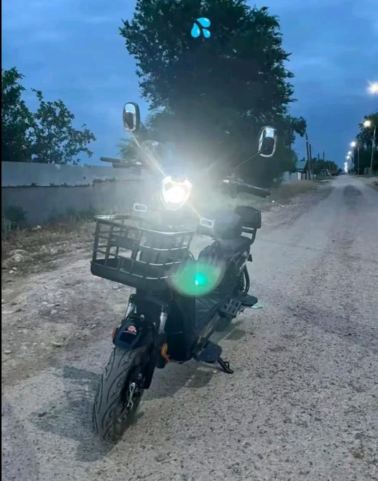 Электронный скутер мопед