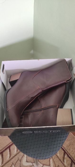 Сапожки женские.