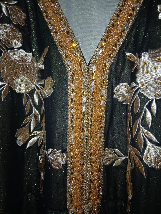 Продам платье праздничное