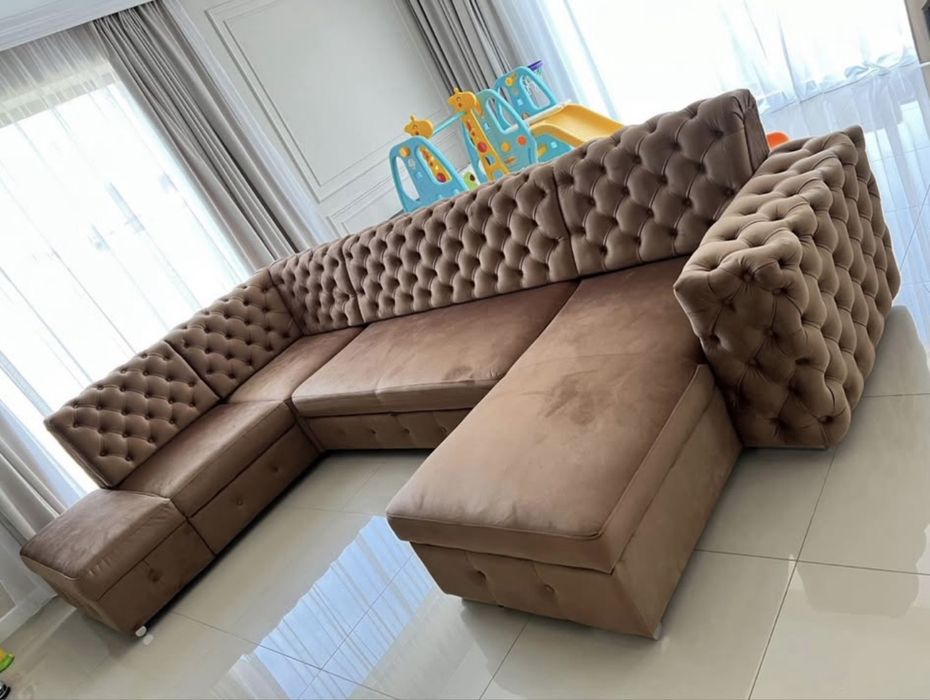 Canapea extensibila Chesterfield