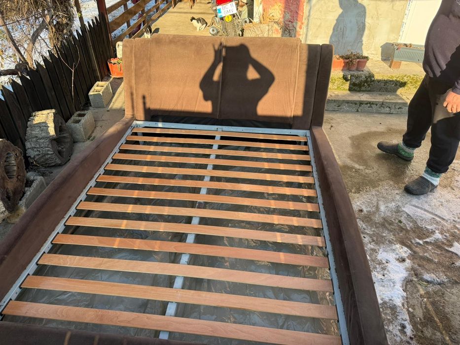 Vând Pat matrimonial