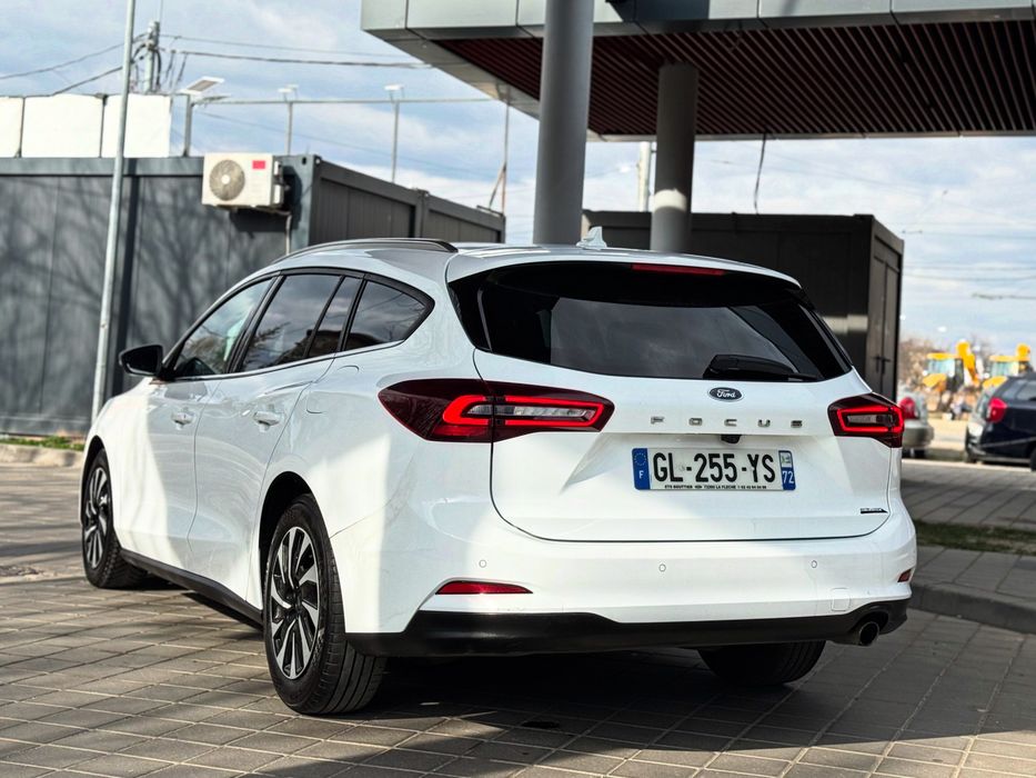 FORD Focus 2023 — imagine 3
