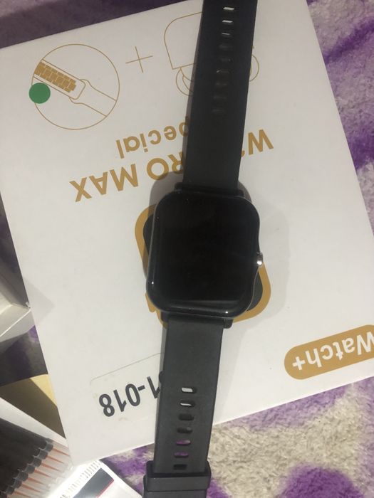 Ceas de mâna foarte bun cu incarcator smart conectare bluetooth sonor foarte bun /ora data secunde pulsu inimi cati pasi faceti etc..
