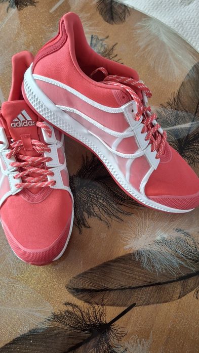 Нови дамски Adidas