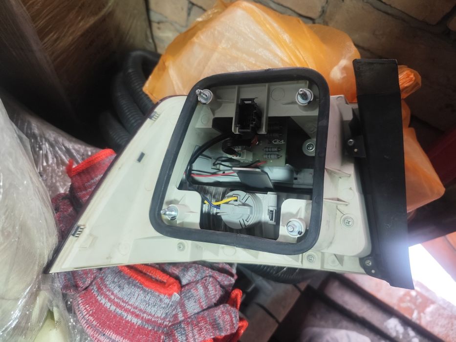 Задний фонарь Passat b7 либо фаэтон