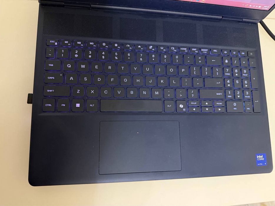 Alienware - 16X Aurora 16" 2.5K Gaming Laptop Intel Core Ultra 9 272HX