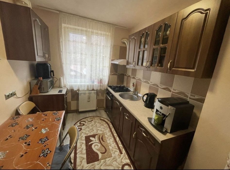 Vand apartament 2 camere in zona centrala