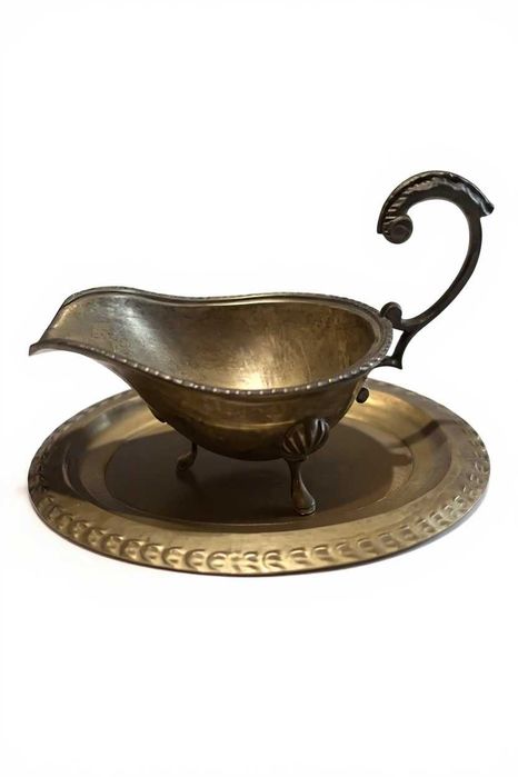 Винтидж метална сосиера с подложка