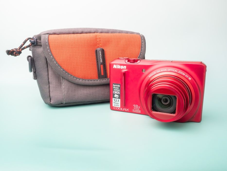 Aparat foto compact Nikon Coolpix S9100