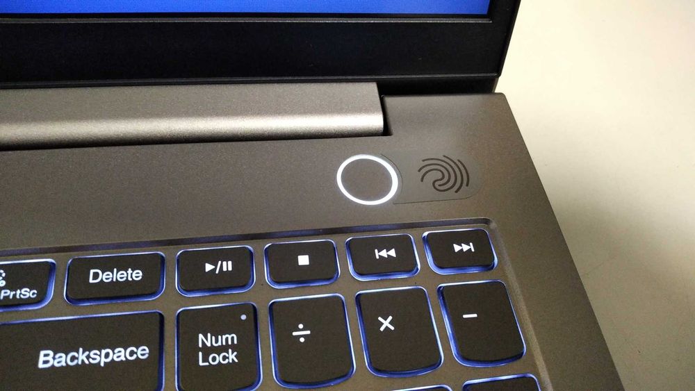 Ноутбук Lenovo ThinkBook