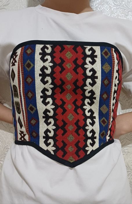 этно-корсет в национальном стиле