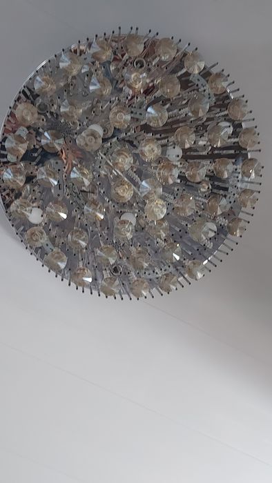 Продам люстру в зал либо в  гостиную