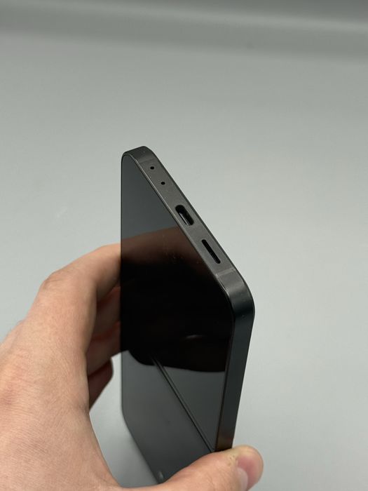 Samsung Z FLIP 7 FE / 128 GB / 8 GB RAM / Zgariat / Fullbox / Negru