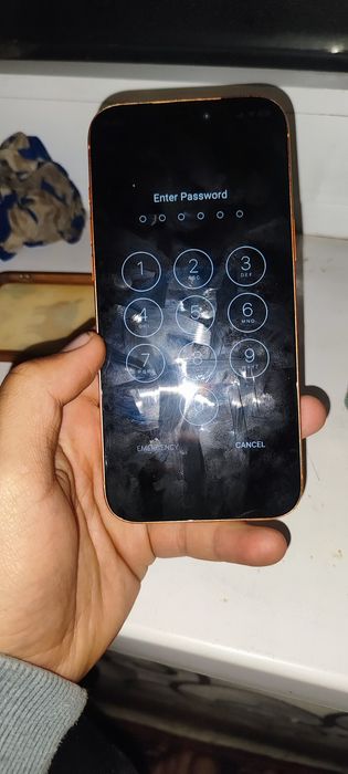 Telefon sotiladi marka iphone 17 pro max kelishamiz telefon karobka