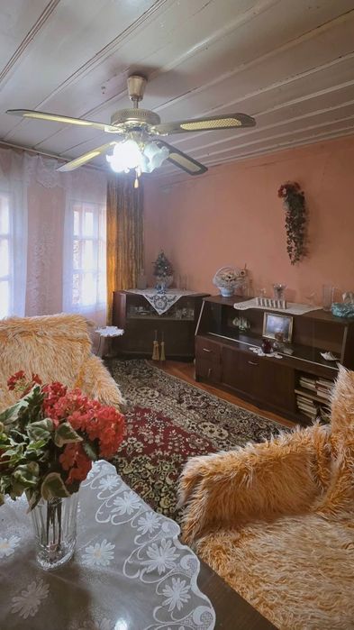 Къща с голям двор в село Добри дял