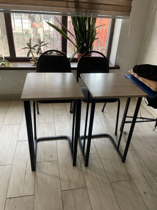 Парты со стулями