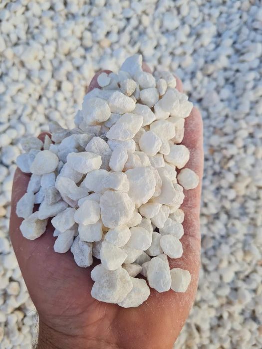 Piatra decorativa marmura alba se vinde la sac de 50kg la 50 lei