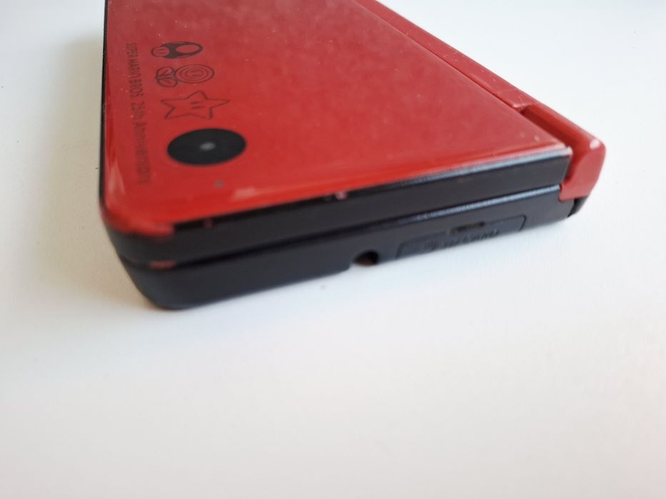 Consola Nintendo DSi XL Super Mario 25th Anniversary Ed Red With DS case & charger