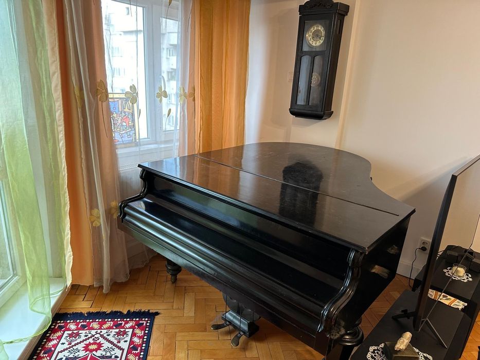 Vând pian LYRA Productiv-Gennosenschaft Wien