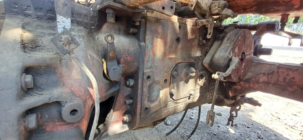 Traktor T28 sotiladi Toshkent Viloyati Bo‘ka Tumanida