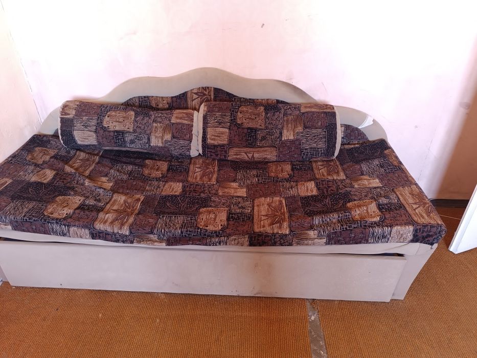 Стари мебели (подарявам)