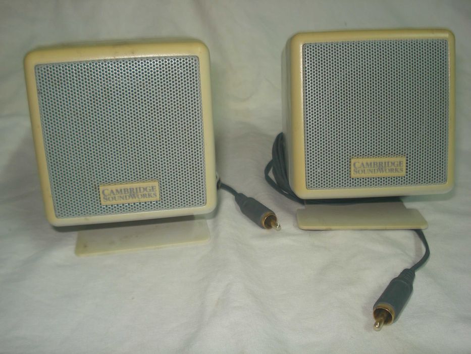 BOXE Cambridge Sound Works  8 /8 / 8 cm Mufa speciala