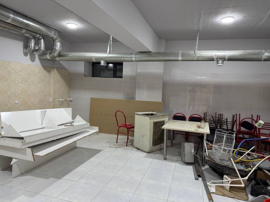 Продается нежилое помещение, сокольный этаж!