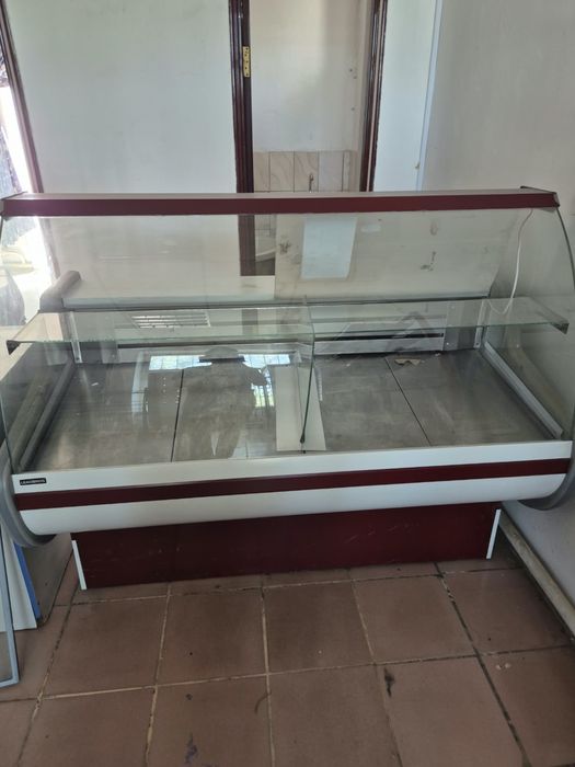 Продам оборудование для магазина