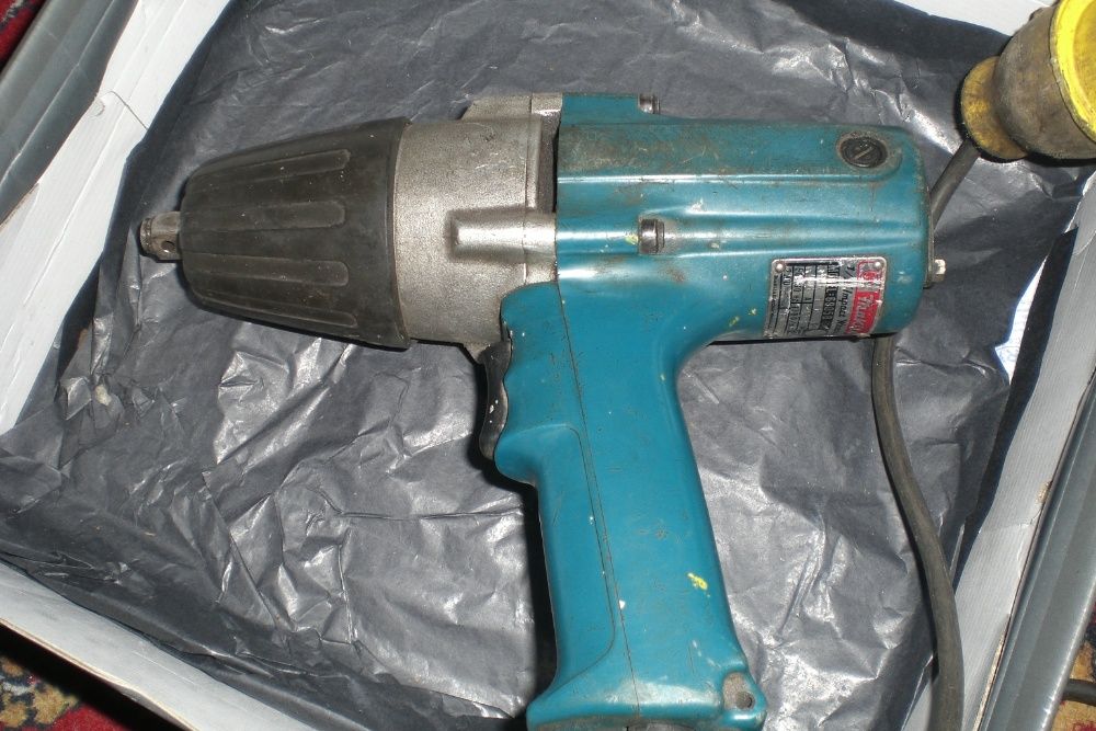 Гайковерт Макита