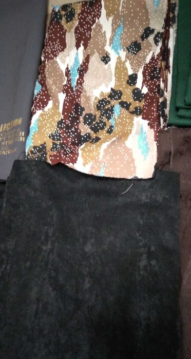 Отрезы тканей разные