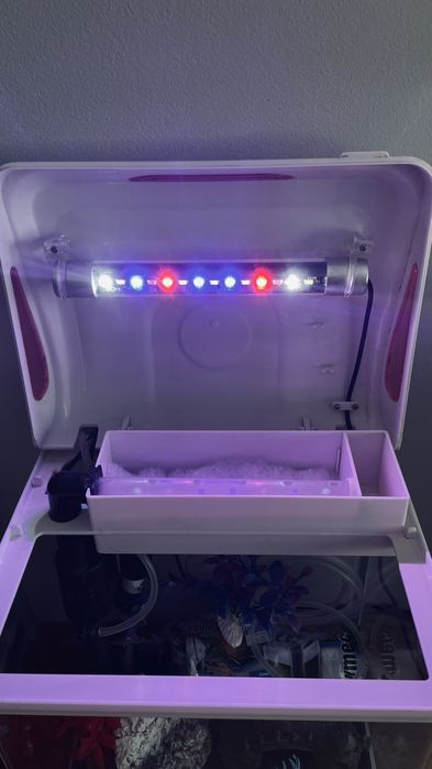 Компактен аквариум 17литра  в отлично състояние