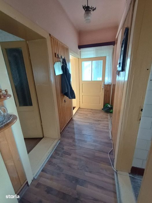 Apartament la casa / curte / Aleea B