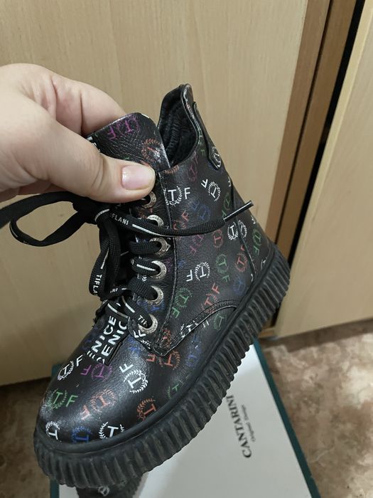 Продам кожаную обувь для девочки