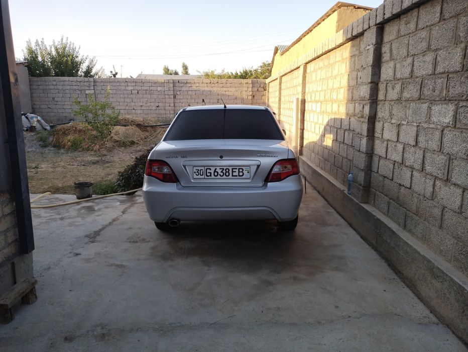 Nexia 2 1'6 sotiladi