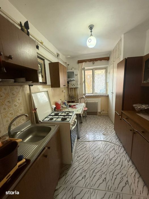 Apartament două camere - zona Longinescu - etaj 2/3