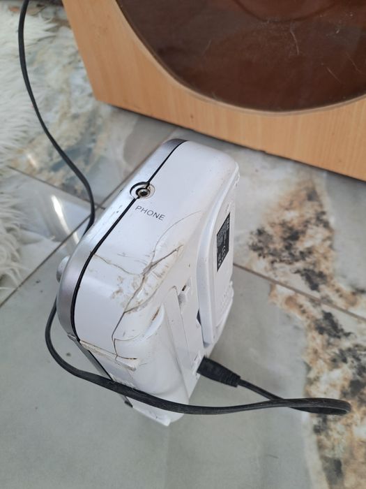 Vind radio Akai cu doua lungimi de unda