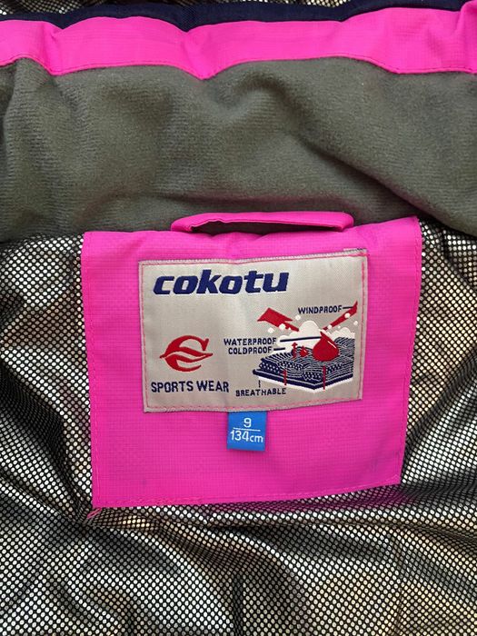 Продам куртку для девочек