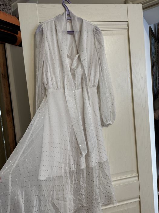 Отдам платья женские